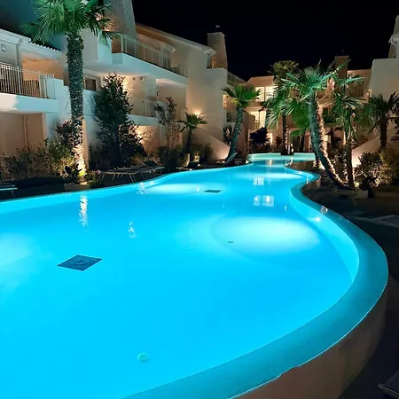 Luxury And Pool House 리도 디 예솔로